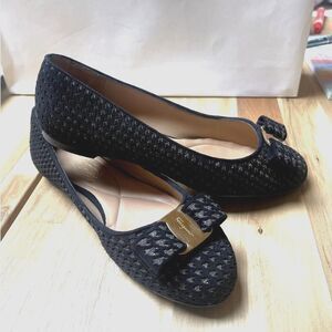 Salvatore Ferragamo Varina Ballet Flats Black Metallic Gold Velvet Bow Size 5.5